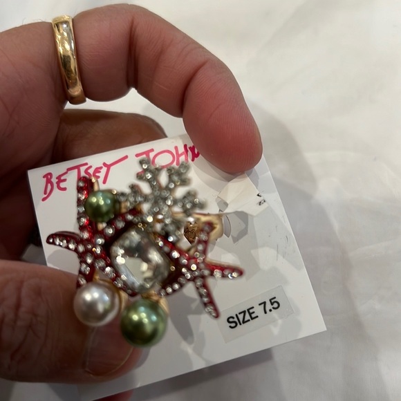 Betsy Johnson ring - Picture 3 of 7